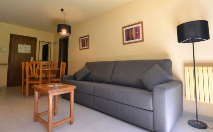 Poblado Apartments, Arinsal, Sofa